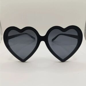 Heart-Shaped Black Sunglasses